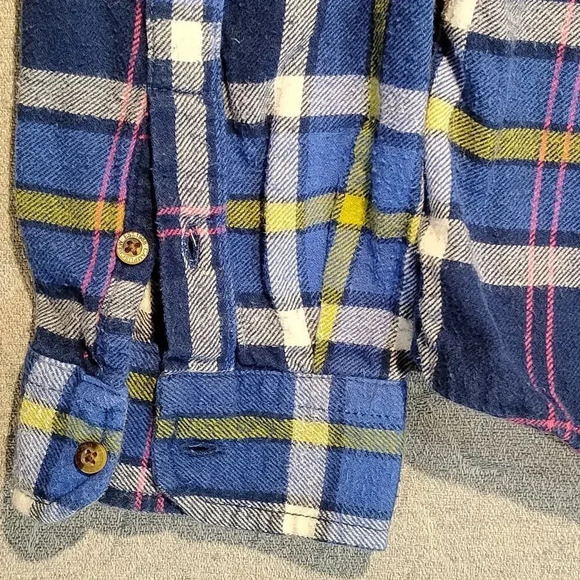 Campus Crew NWOT Women's Long Sleeve Button Up  Blue Plaid Shirt in Size Medium - Picture 6 of 10